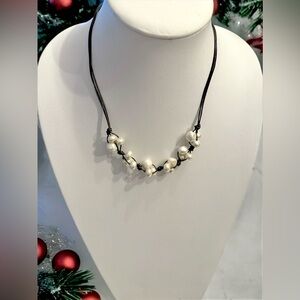Pearl necklace w/ brown leather